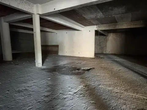 ALQUILER MATADEROS Local de 19,2mts de frente y 1190 m2 cubiertos en planta baja