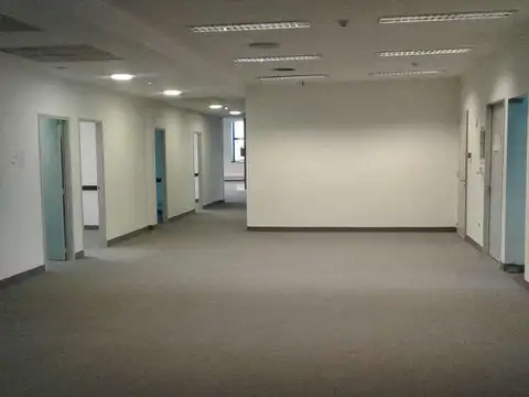 Oficina en Alquiler al Este