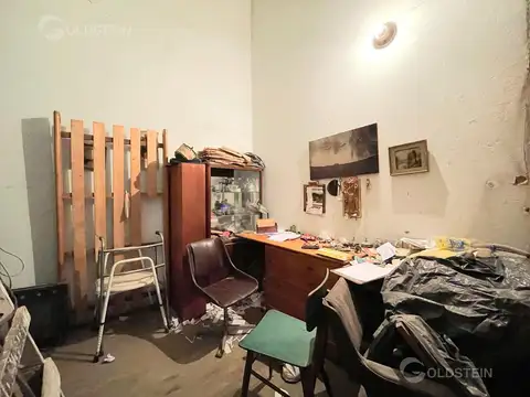 Casa 16 ambientes con 2 baños