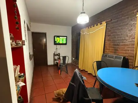 Casa 4 ambientes con 1 baño