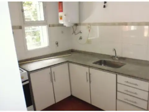 Av Centenario 500, Piso pb