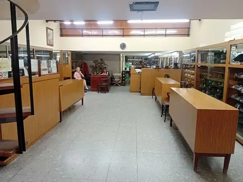 Av Rivadavia 1900, Piso PB