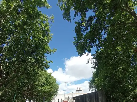 HERMOSA ESQUINA,  CASA+LOCAL, LOTE PROPIO SOBRE 3 CALLES. AV BRUIX Y AV. DIRECTORIO