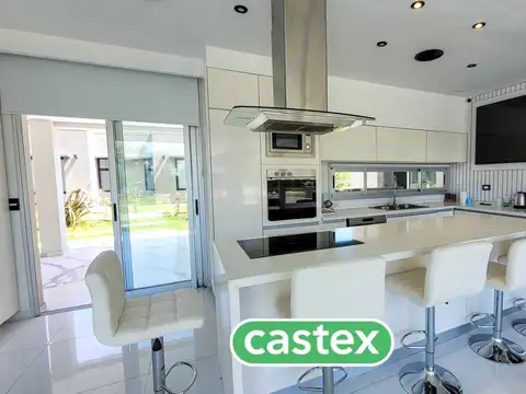 Casa en Alquiler en Countries y Barrios Cerrados en Ezeiza, USD 5.500