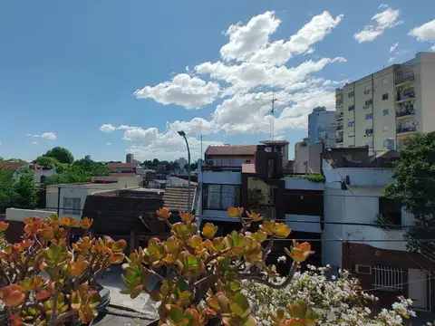 EN VENTA DEPTO PH 3 AMB Monte Castro Baja Expensa