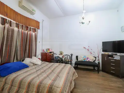 Gascón al 2200, entre Padre Castiglia y Bulnes