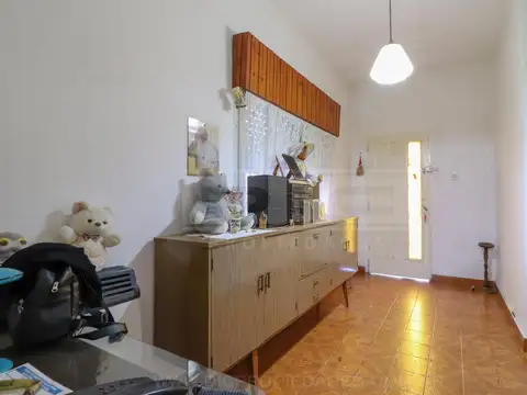 Gascón al 2200, entre Padre Castiglia y Bulnes