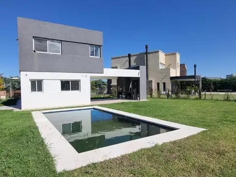 Casa en dos plantas a estrenar con pileta en Araucarias Puer