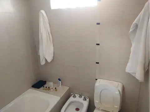 Alquilo Temporario Recoleta 4 ambientes con balcón al frente. 4 PAX