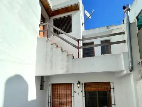 Casa ex municipal con garage