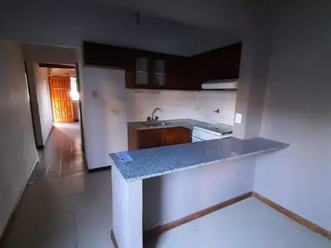 Casa 2 ambientes con 1 baño