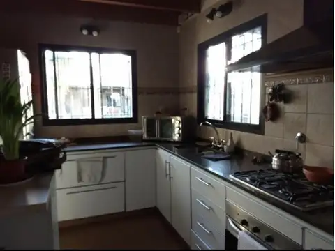 Casa en Venta en Adrogue, USD 290.000