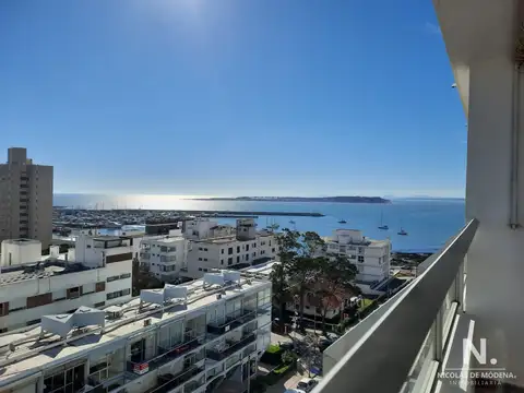 Apartamento 1 dormitorio en la Península, Punta del Este con vista al mar!