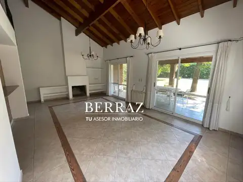 Casa en Venta con 2 cocheras
