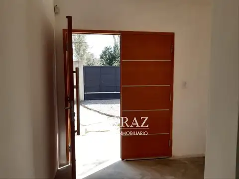 Casa en Venta con 5 cocheras