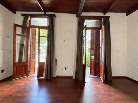 VENTA CASA 2 DORMITORIOS - LA FIGURITA - COCHERA