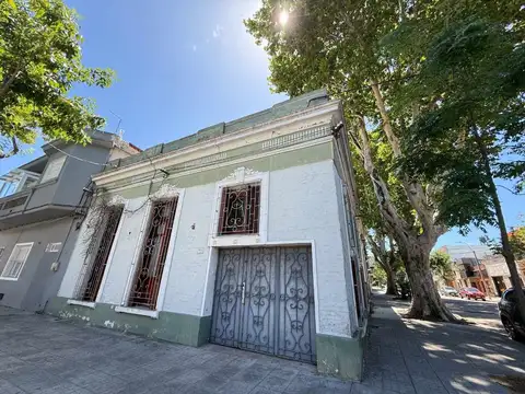 VENTA CASA 2 DORMITORIOS - LA FIGURITA - COCHERA