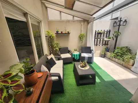 Venta de PH 2 AMB con Patio en Villa Pueyrredón