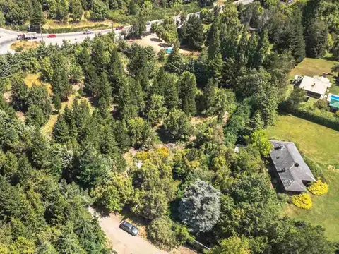 De las grosellas y Av. Catedral