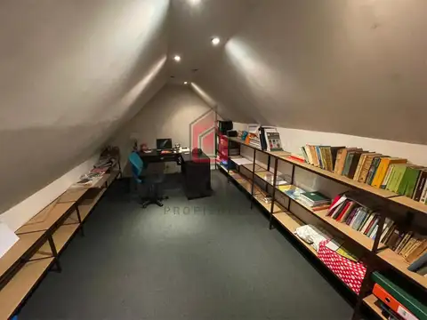 Casa en Venta con 3 cocheras