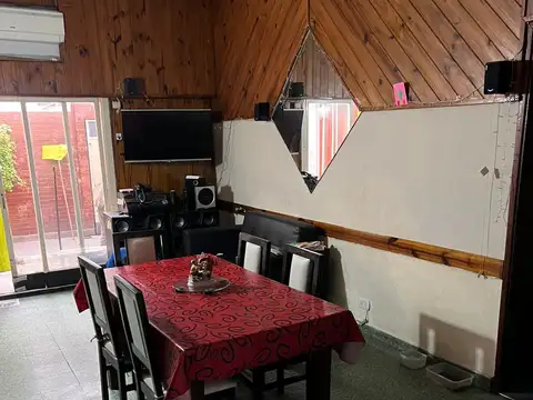 Depto Tipo Casa 4 ambientes con 1 baño