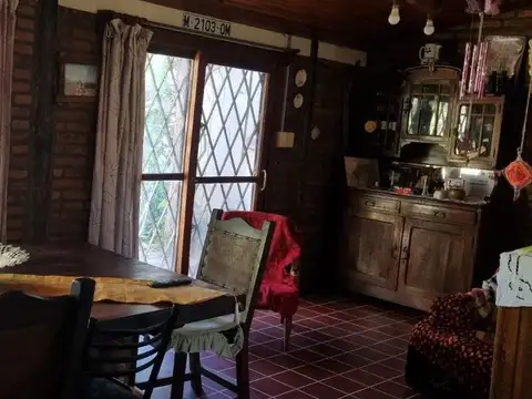 Casa 4 ambientes con 2 baños