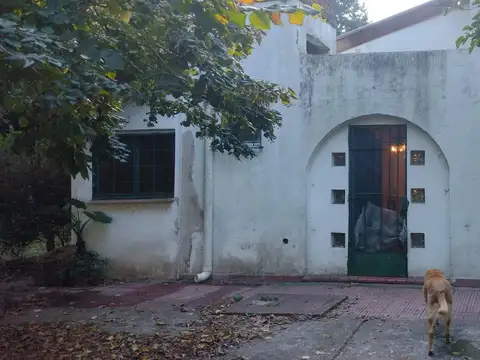 Casa en Venta con 4 cocheras