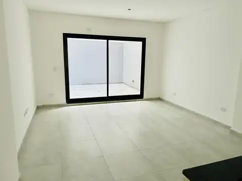 Venta oficina V Crespo Mono PB cfte patio a prof