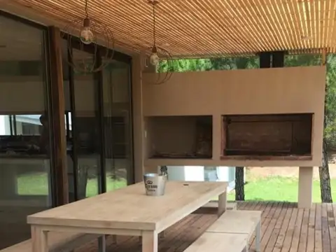 Casa en Venta en Barrio Deportivo 2, USD 365.000