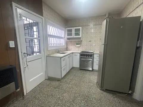 Casa en Alquiler con 1 cochera