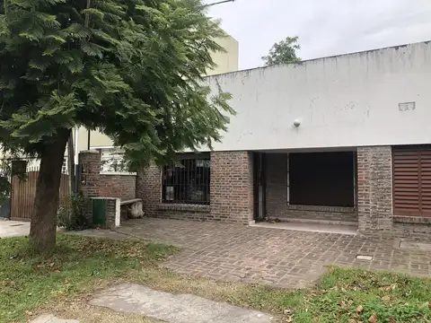 Casa en Venta en Manuel B Gonnet, USD 129.000