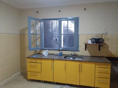 Depto Tipo Casa en Alquiler en Quilmes Oeste, $ 600.000