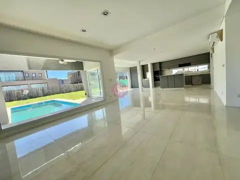 Barrio Lagoon Pilar, Calle Manzoni 1600