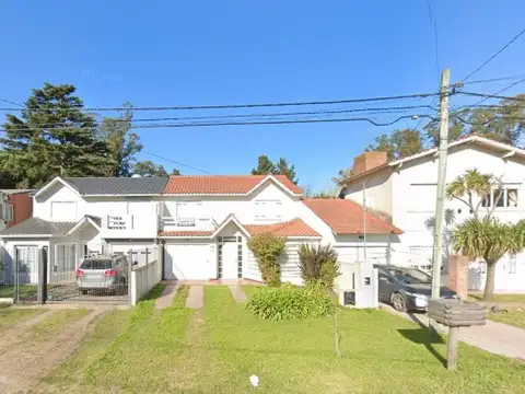 Casa en venta - 3 Dormitorios 2 Baños - Cochera - 240Mts2 - Mar del Plata