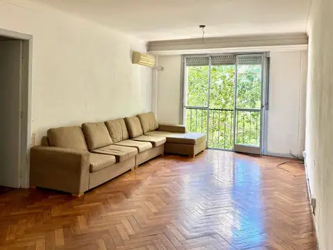 Av. Rivadavia  al 3700