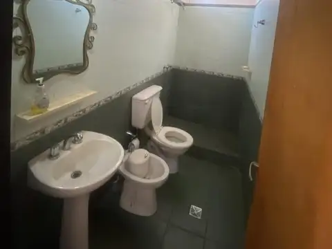 Casa en Alquiler en Barrio España y Hospitales, $ 420.000