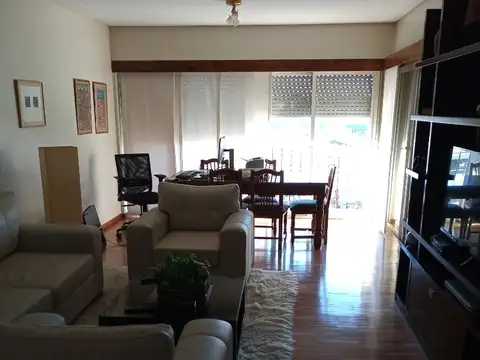 Av Del Libertador 200, Piso 3