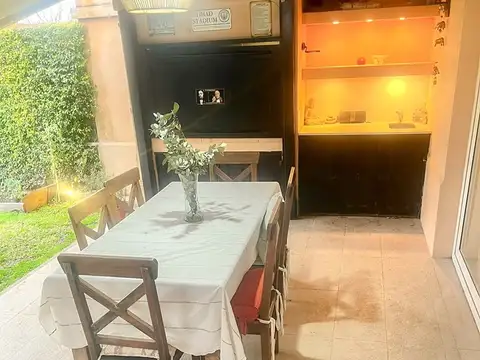 Casa 3 ambientes con 2 baños