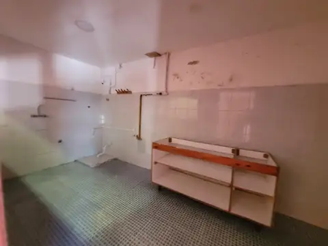 Avenida Hipolito Yrigoyen 7400