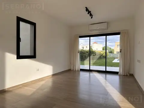 Casa en Alquiler de 4 dormitorios