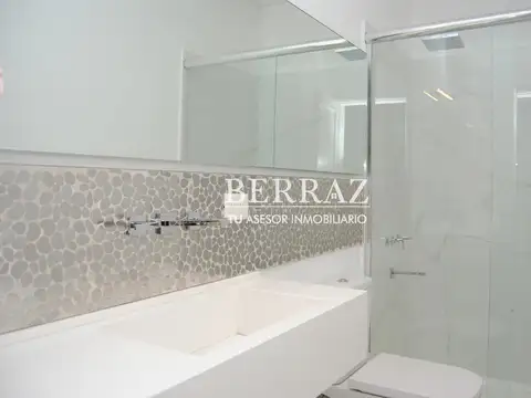 Casa 7 ambientes con 4 baños