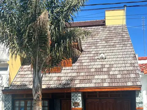 Casa en Venta de 4 Ambientes en 3 plantas en Quilmes Residencial