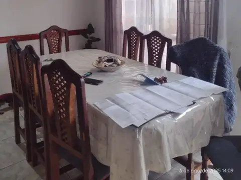 Combet 5766 , Piso 1