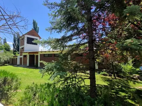 CASA CON PILETA EN VENTA, VISTALBA, B° LOS OLMOS