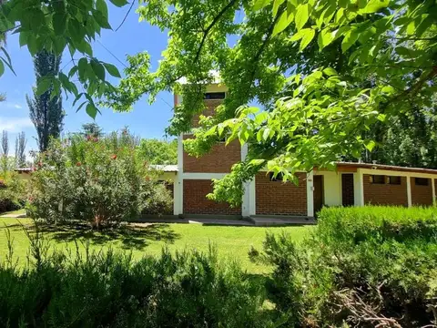 Casa en Venta con 8 cocheras