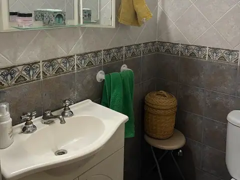 Adrogue chalet gran calidad constructiva excelente ubicacion