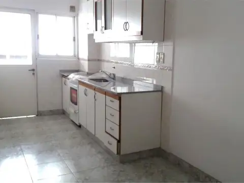 M. Acosta 100 , Piso 1