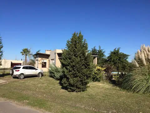 Casa en Venta en Puerto Roldan, USD 230.000