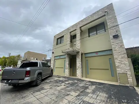 Casa 3 dorm. de categoría — suite con vestidor, quincho y pileta