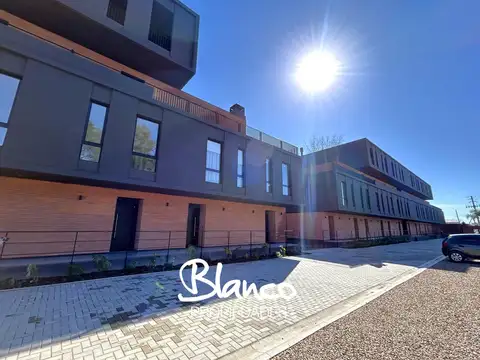 Departamento Dúplex  en Venta en UP Pilar, Villa Rosa, Pilar